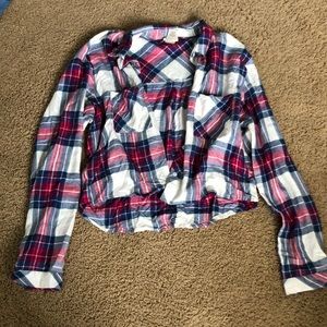 CUTE PLAID LONG SLEEVED BUTTON DOWN